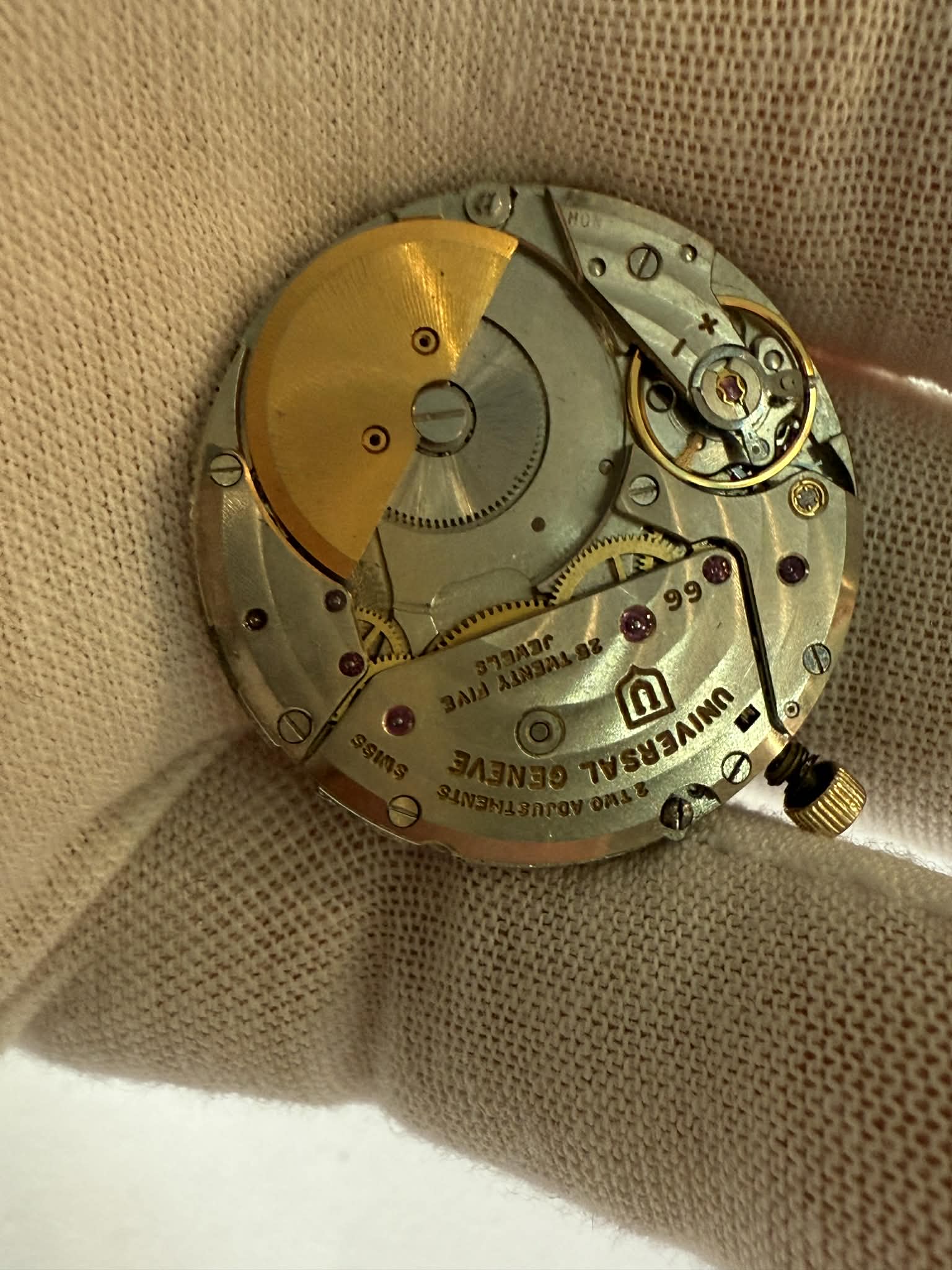 Universal Geneve Cal 66 image 5